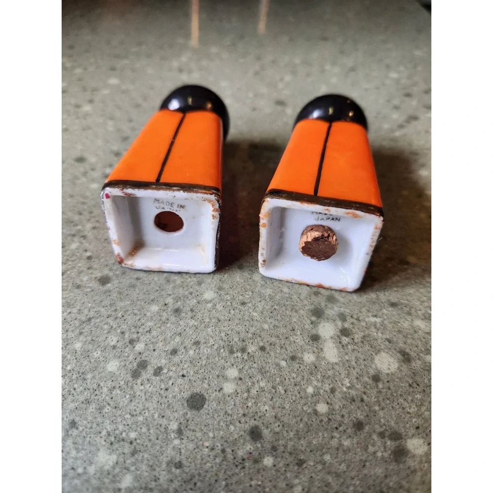 VTG Mid Century Black & Orange Porcelain Salt Pepper Shakers Japan, READ